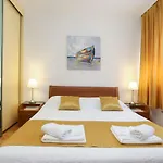Luxury Ela Πανσιόν Σπλιτ