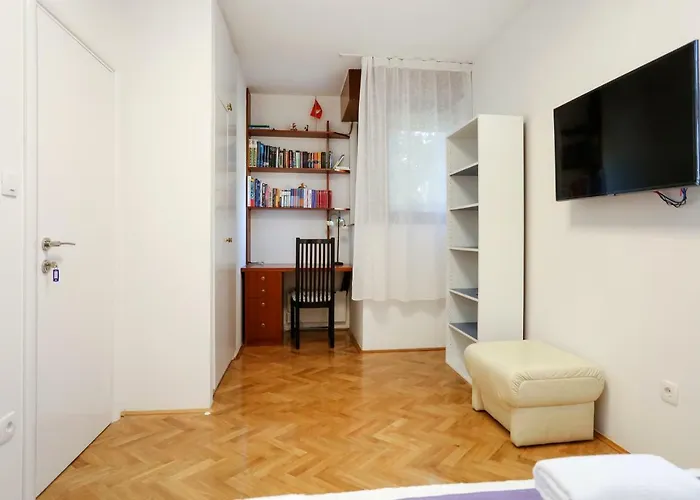 Luxury Apartment Ela