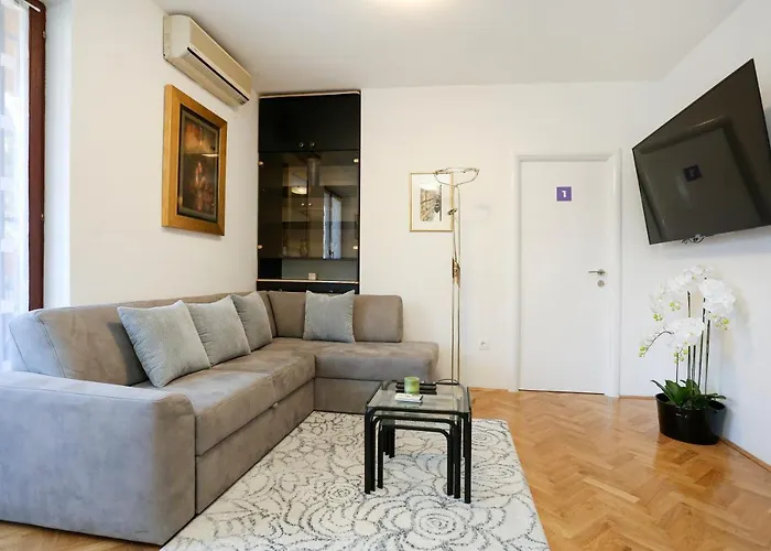Διαμέρισμα Luxury Apartment Ela *