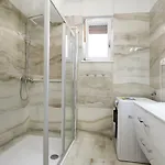 Luxury Ela Pensión 3*