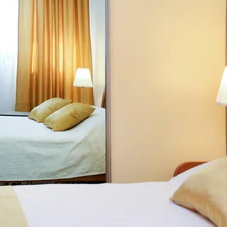 Πανσιόν Luxury Ela 3*